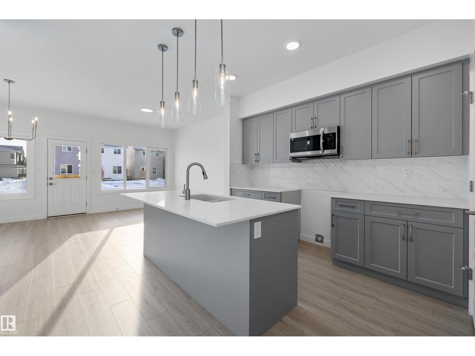 18851 29 AV NW — photo 9