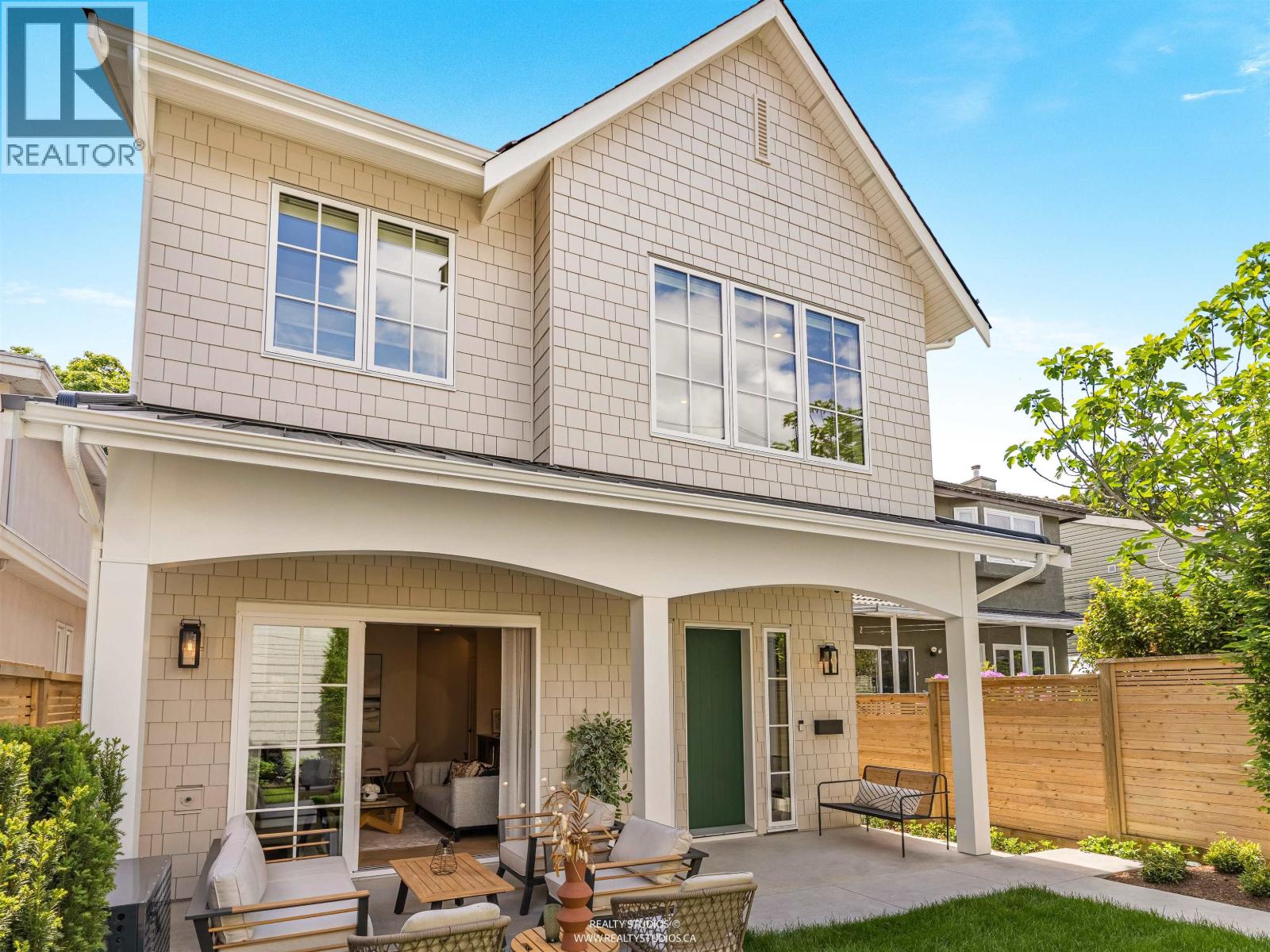 2 2043 W 45TH AVENUE, Vancouver