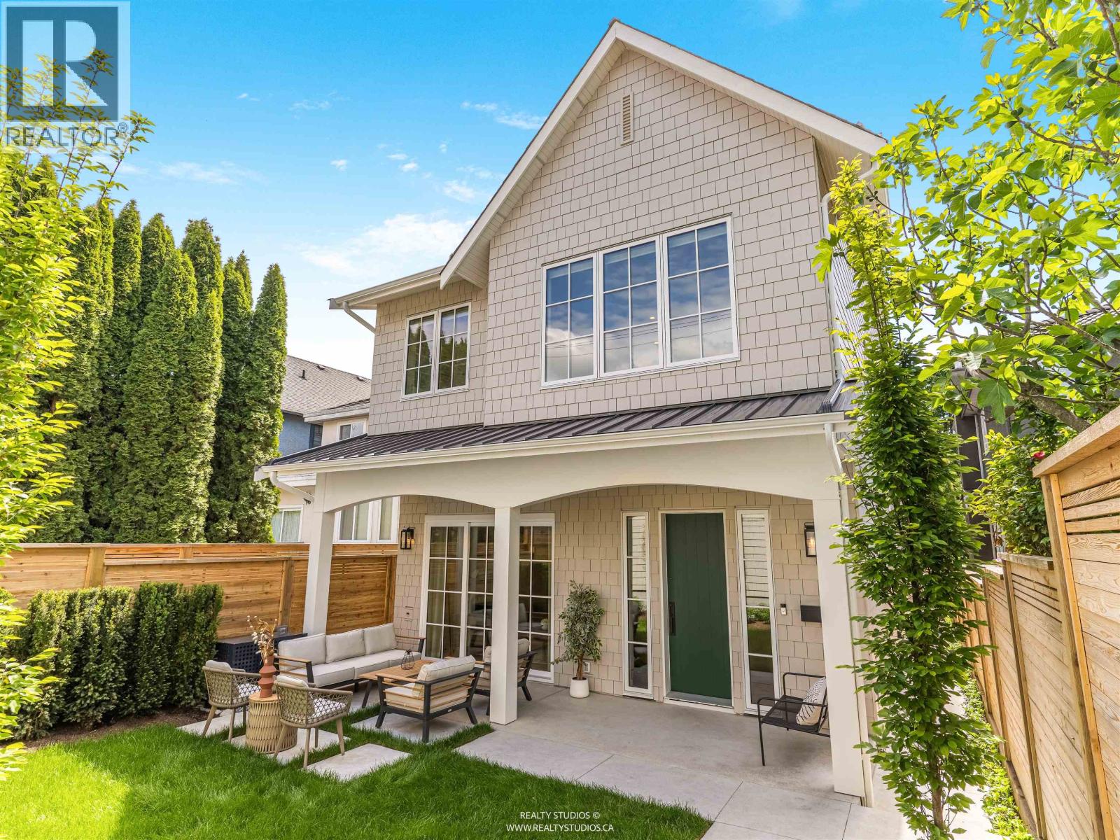 2 2043 W 45TH AVENUE, Vancouver