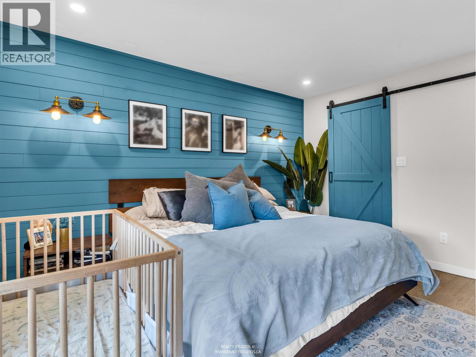 303 708 EIGHTH AVENUE, New Westminster