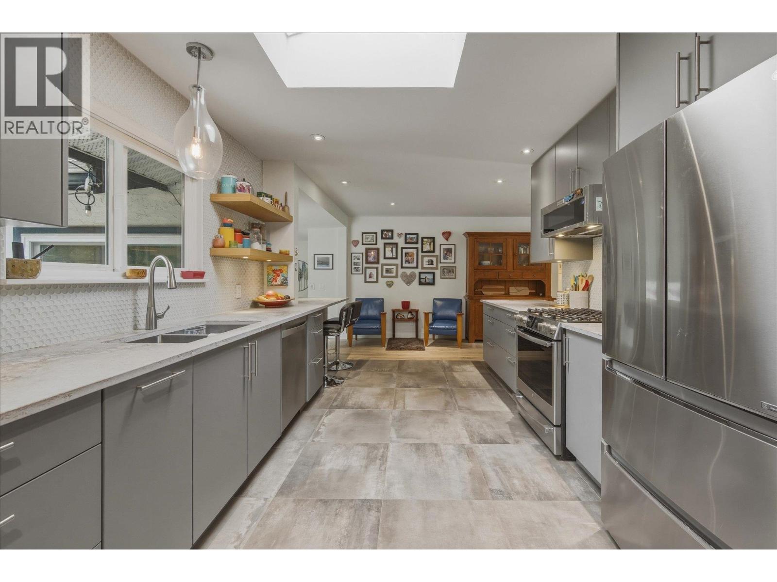 41562 ROD ROAD, Squamish