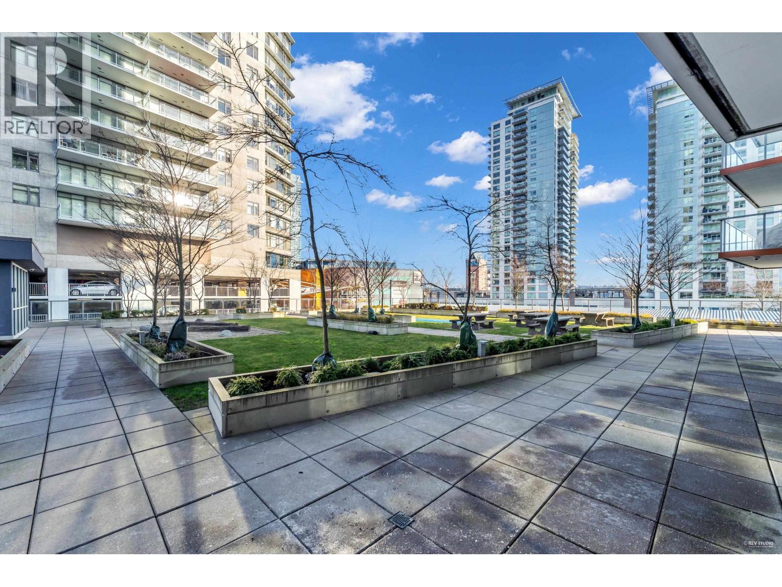 911 900 CARNARVON STREET, New Westminster
