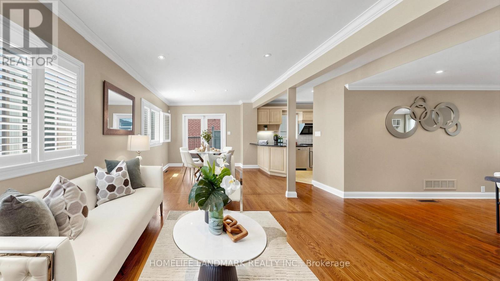 27 QUINCY CRESCENT - 11