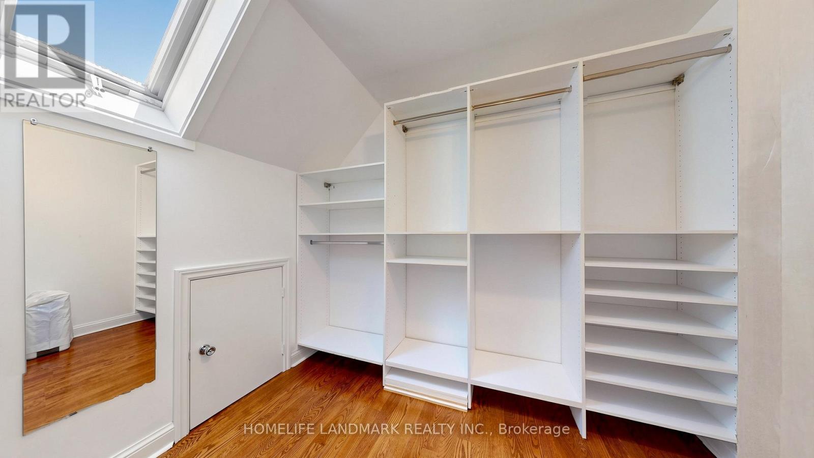 27 QUINCY CRESCENT - 21