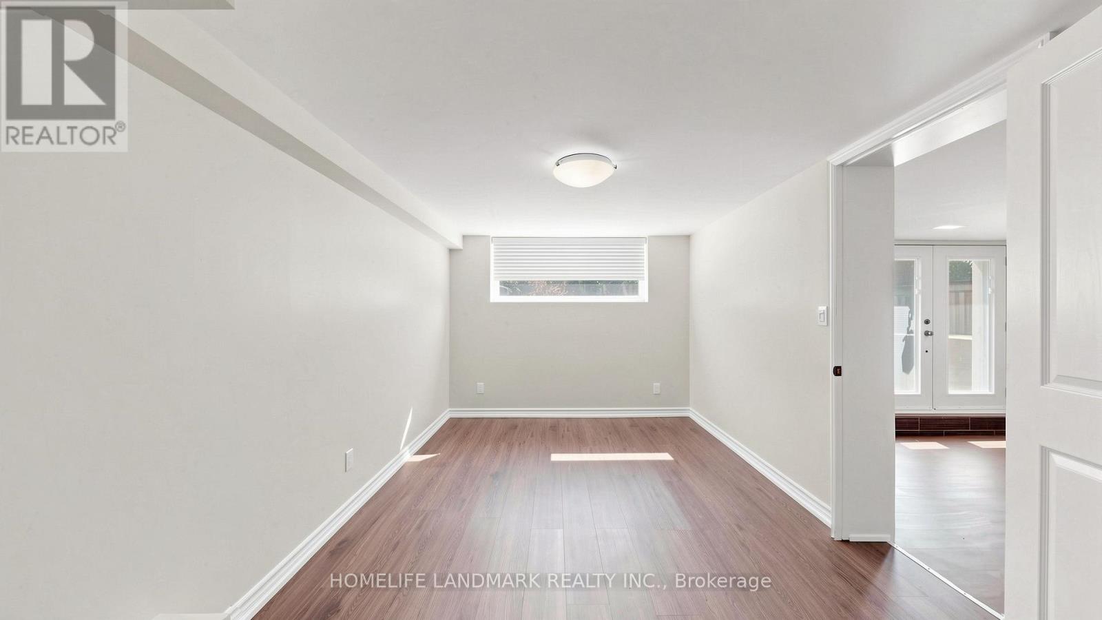 27 QUINCY CRESCENT - 33