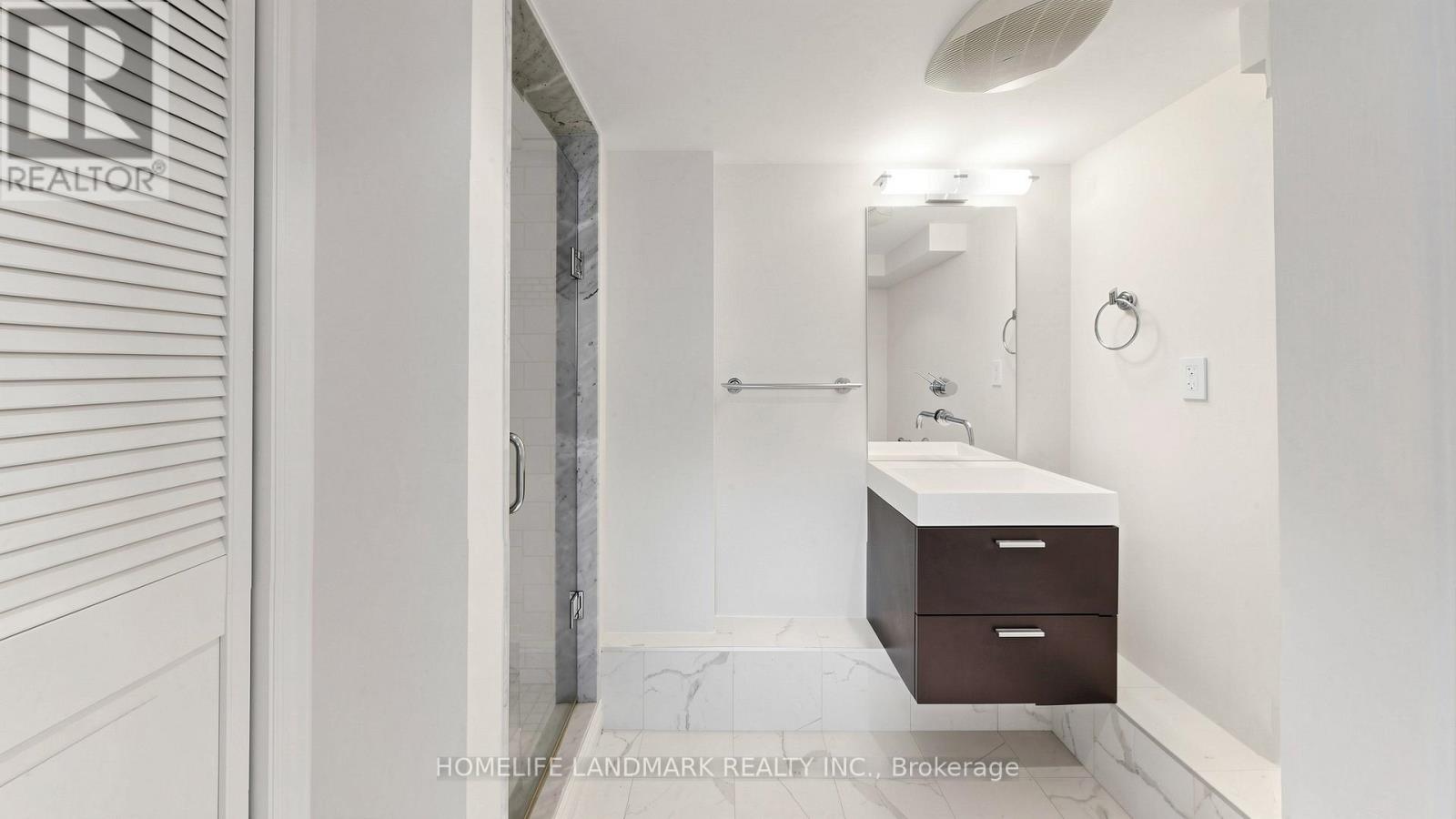 27 QUINCY CRESCENT - 34