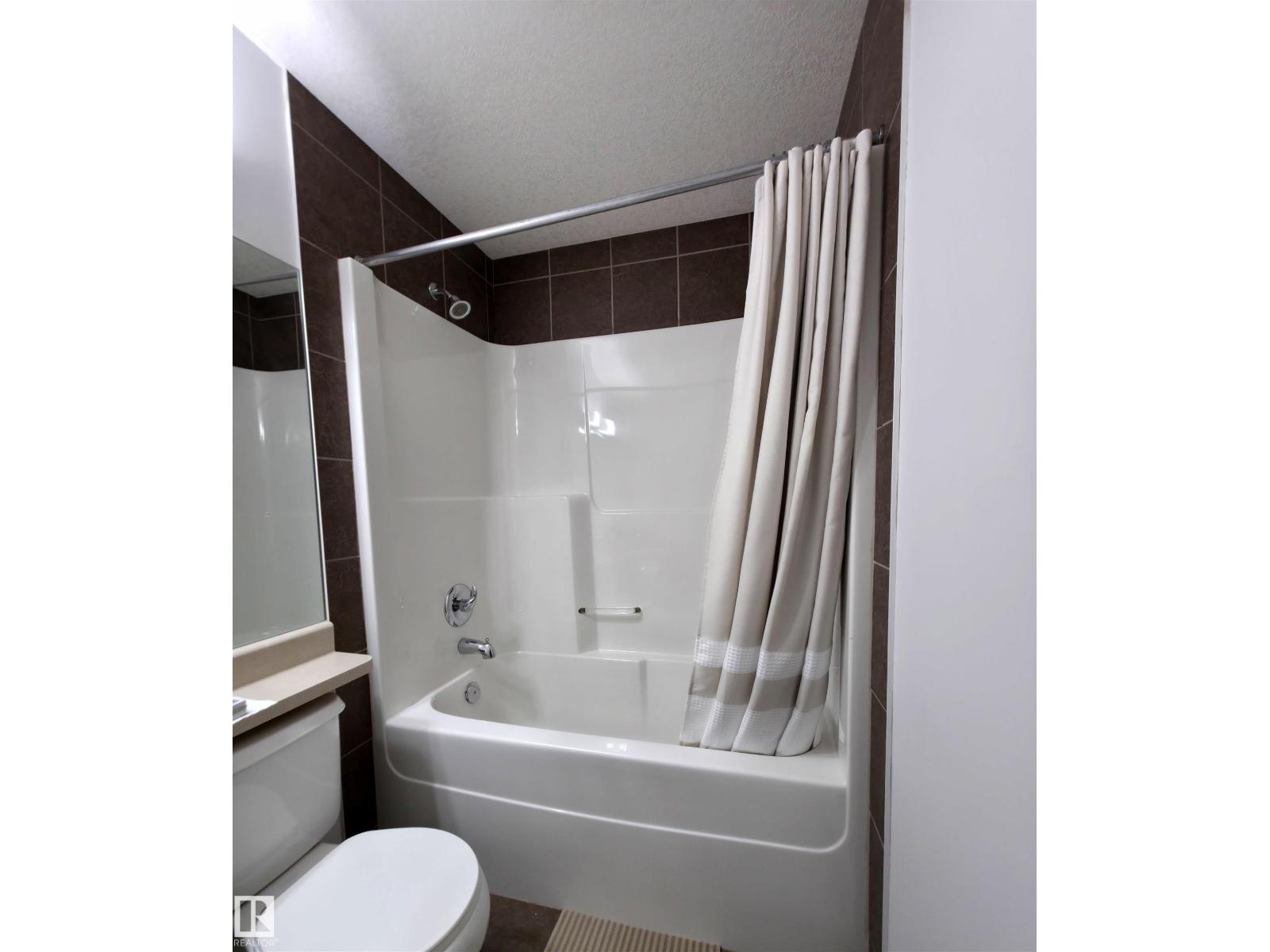 #210 5005 165 AV NW — photo 12