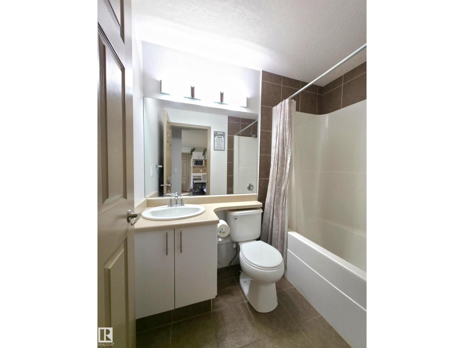#210 5005 165 AV NW — photo 15