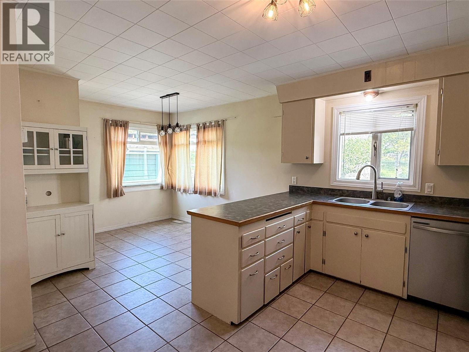157 Crescent Street - 39