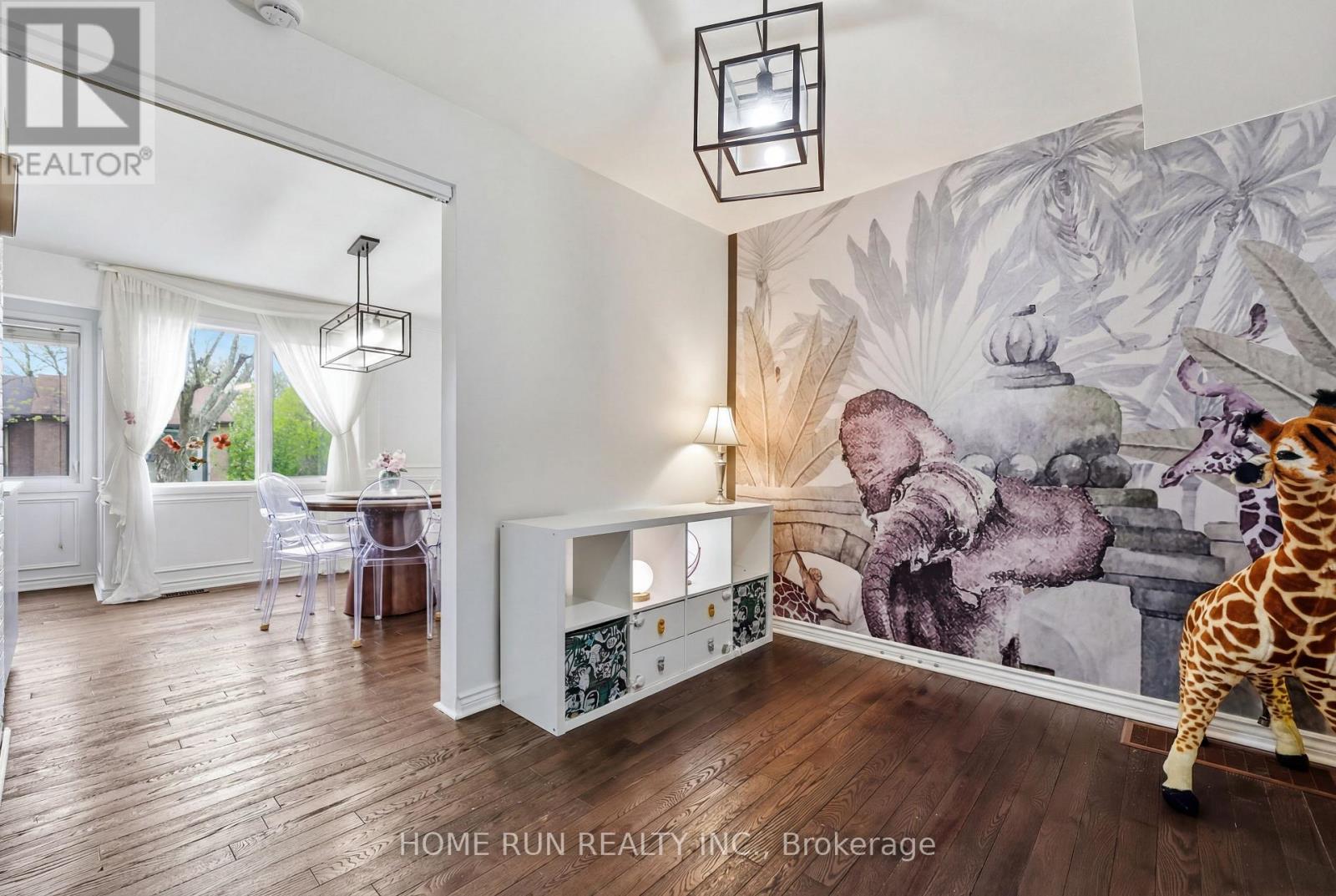 52 REANEY COURT - 13