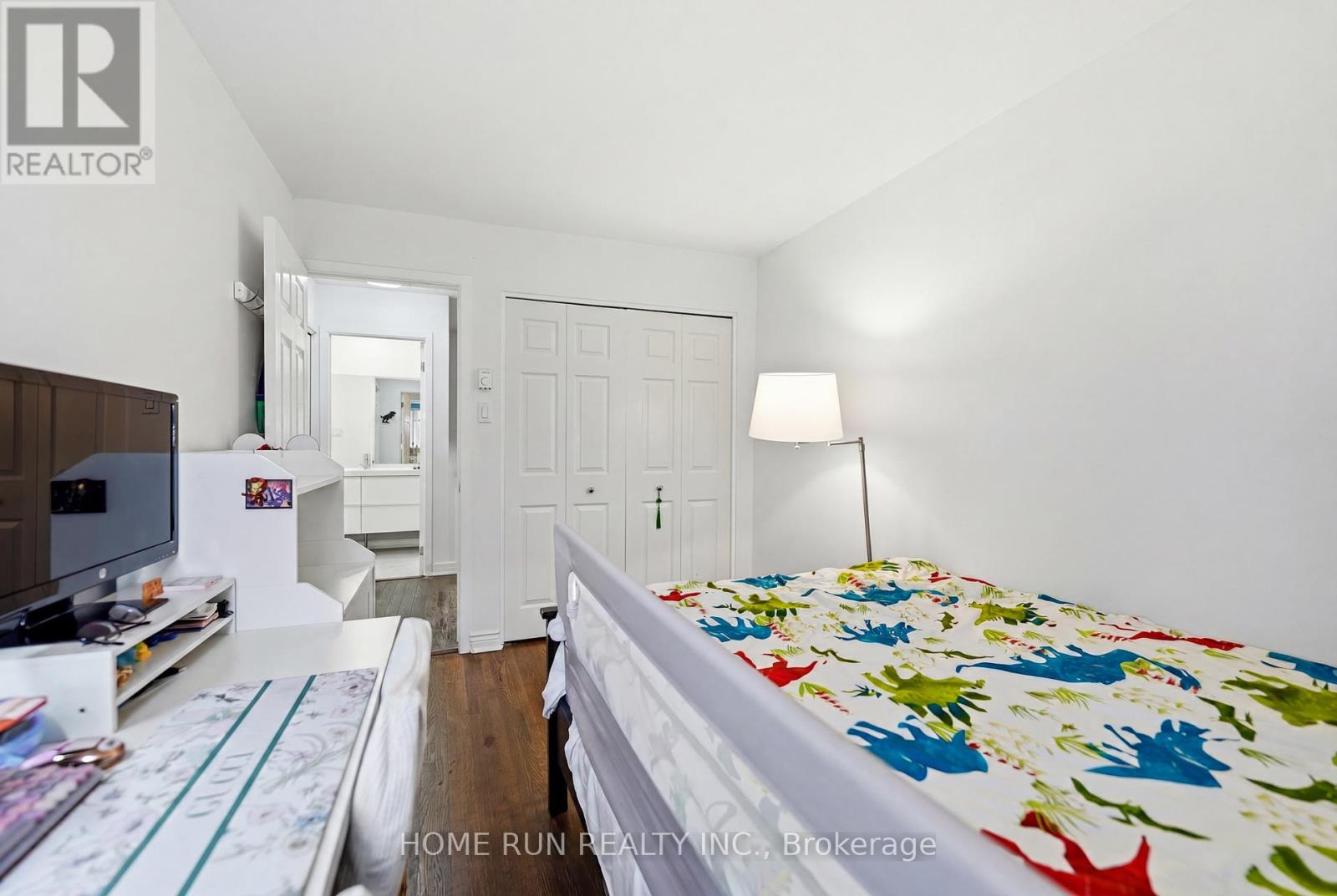 52 REANEY COURT - 32