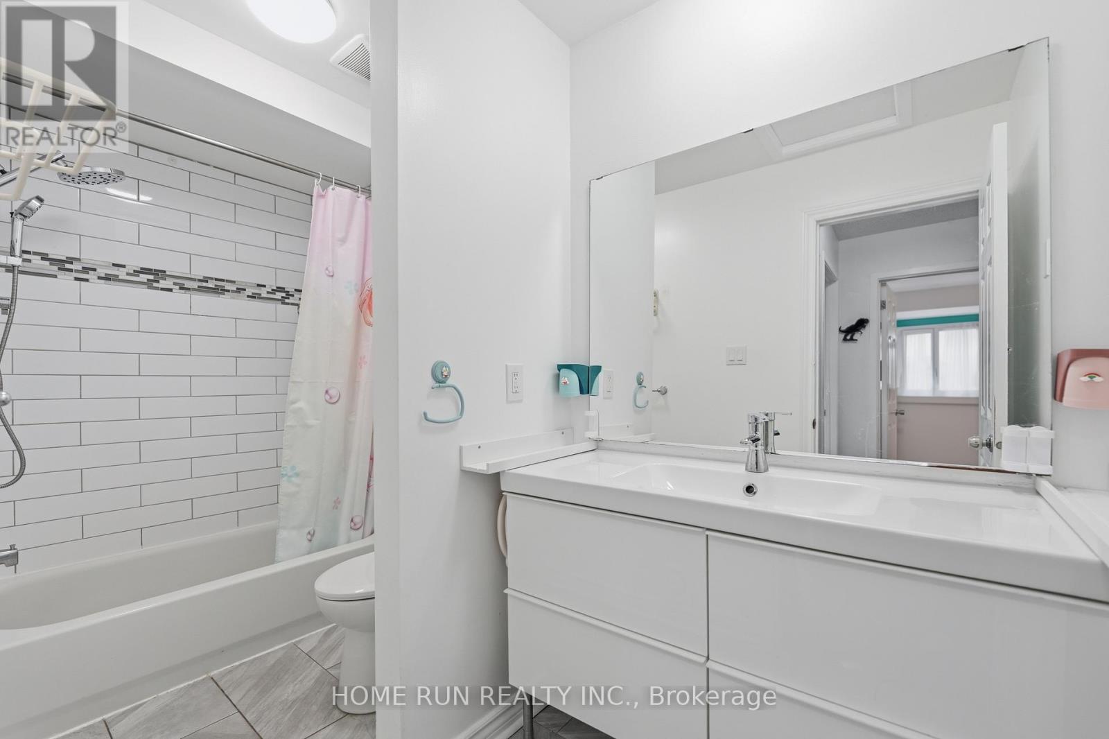 52 REANEY COURT - 33