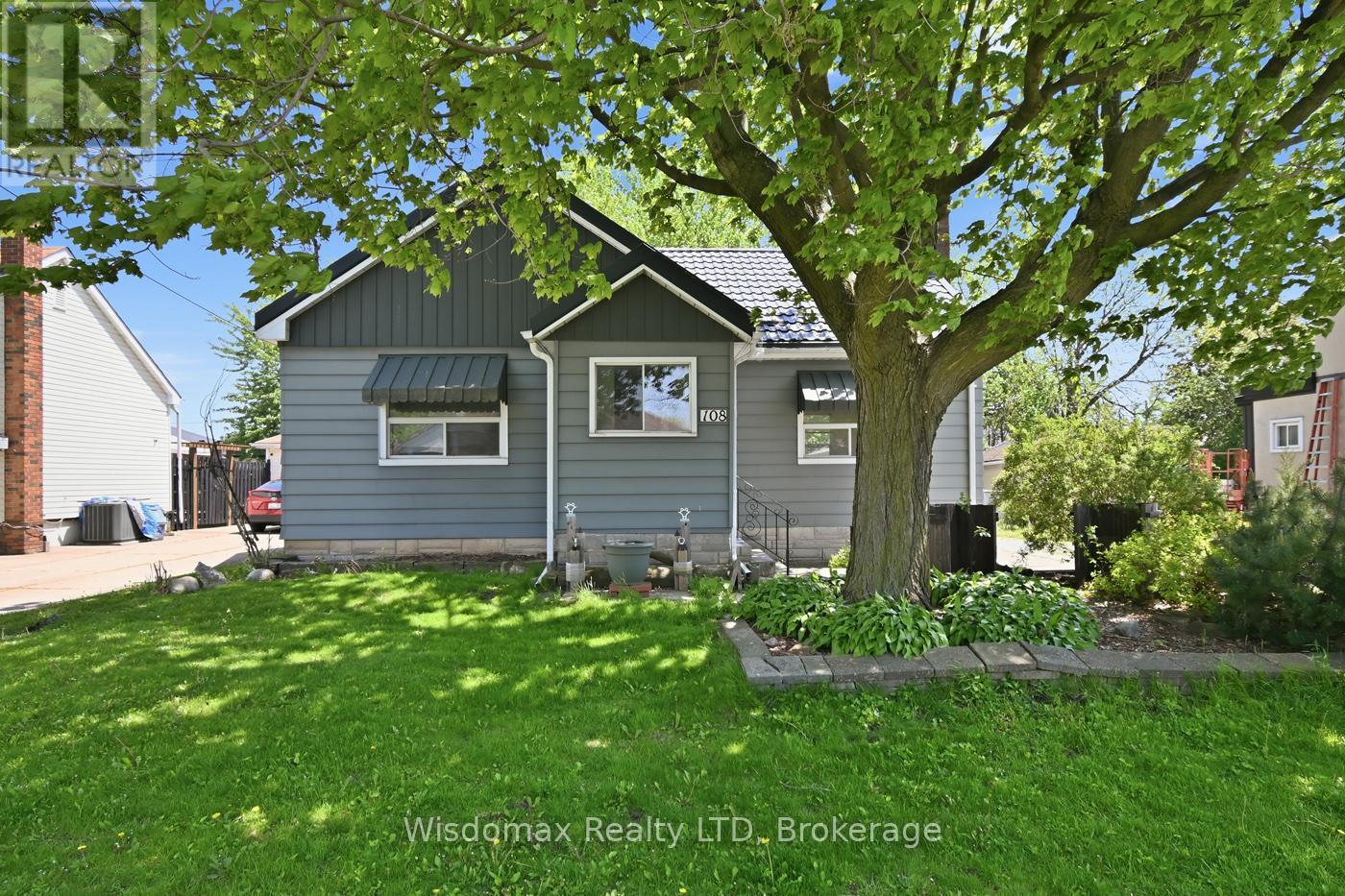 108 QUEEN STREET S - 1