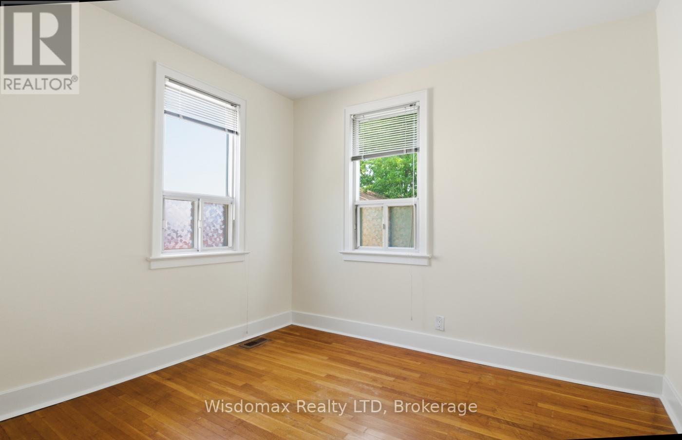 108 QUEEN STREET S - 10