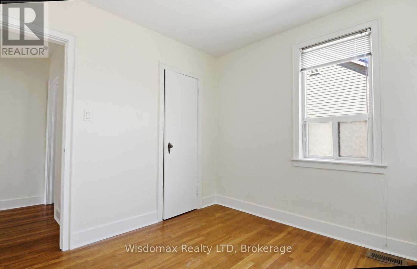 108 QUEEN STREET S - 22