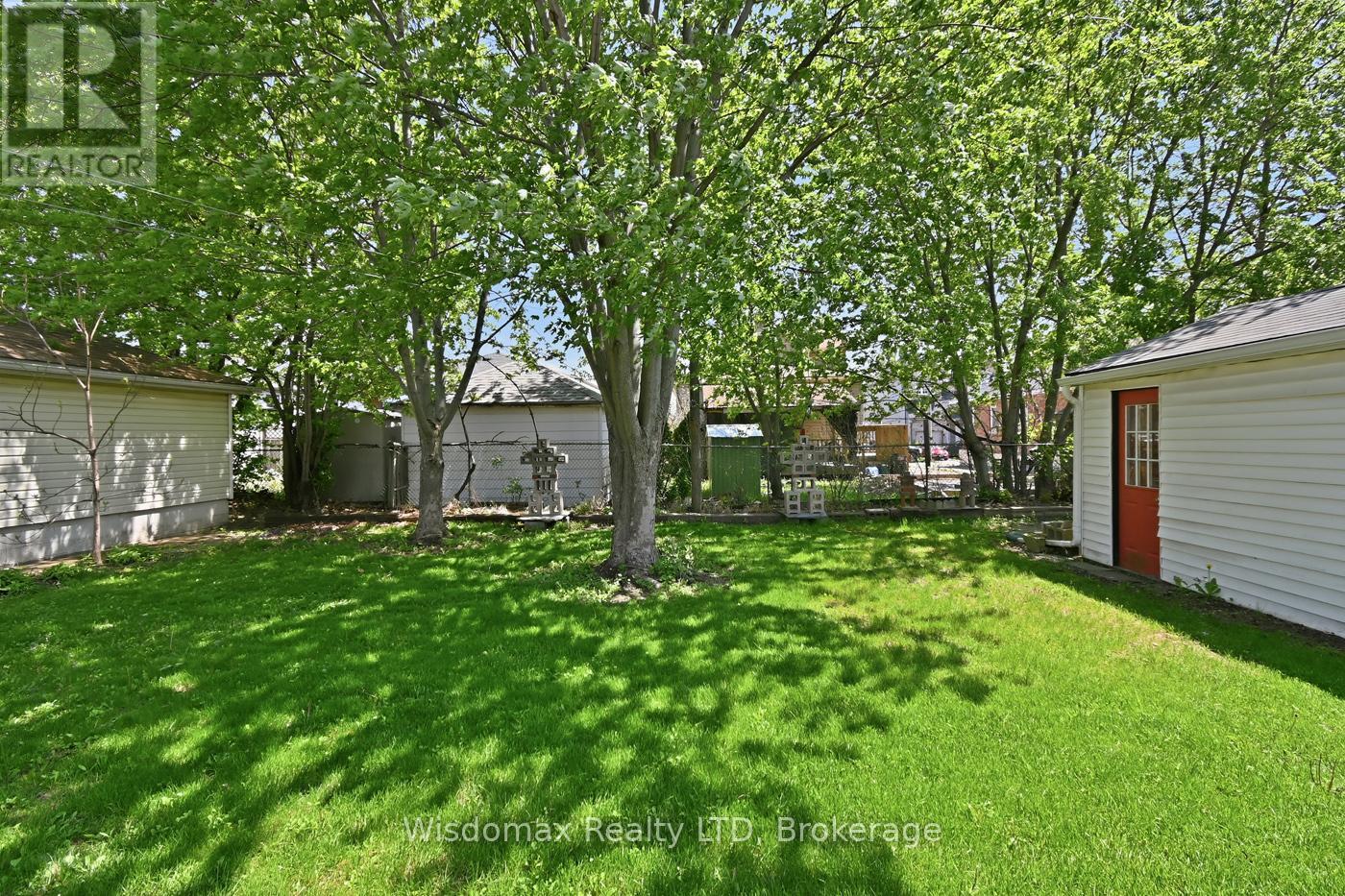 108 QUEEN STREET S - 34