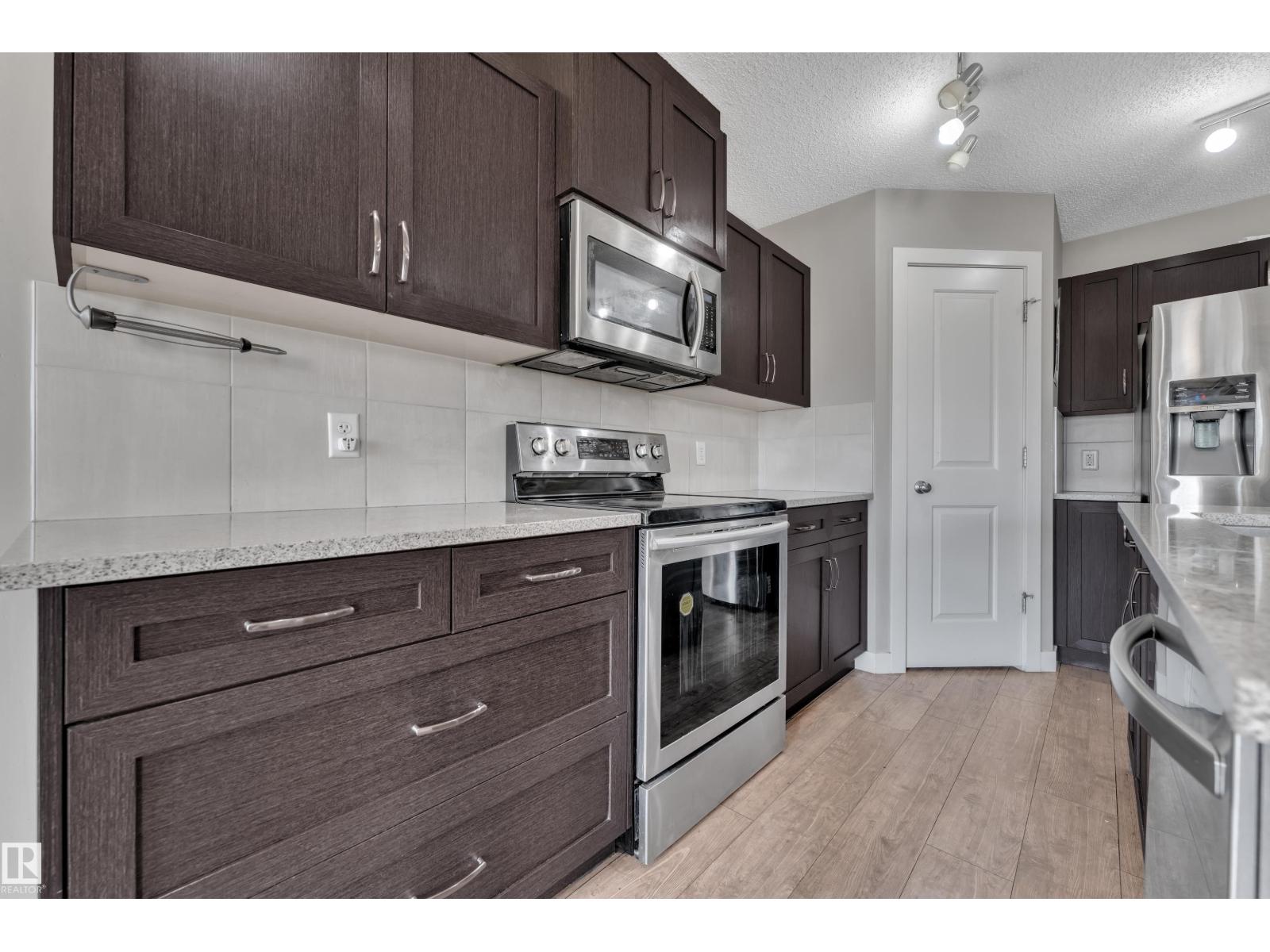 3319 11 AV NW - 14