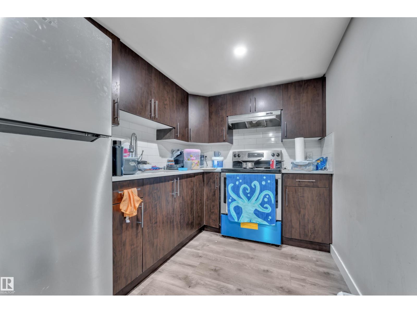 3319 11 AV NW - 31
