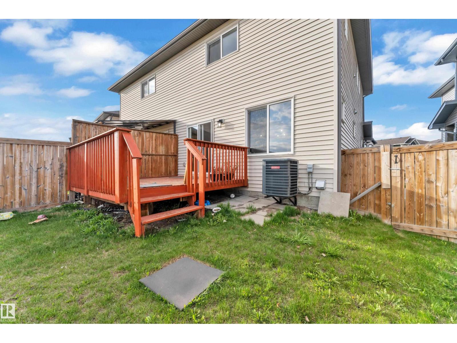 3319 11 AV NW - 37