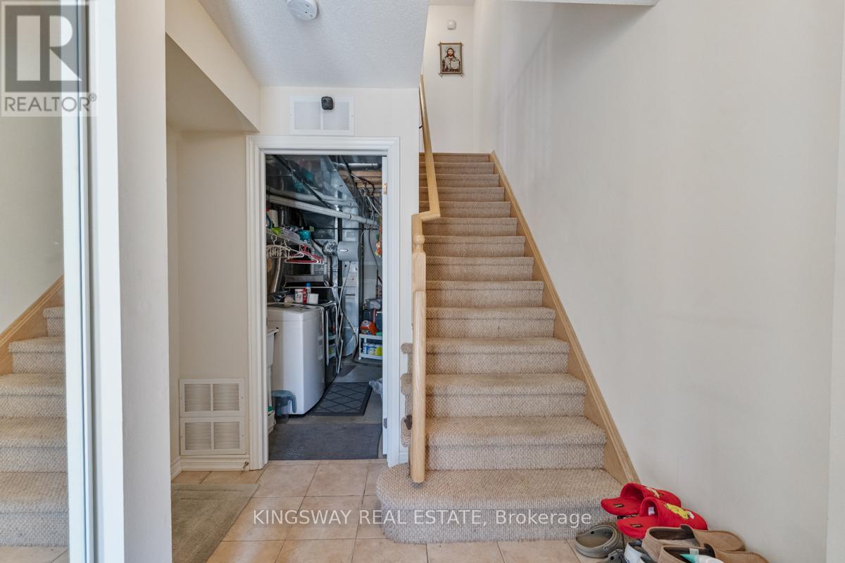 #95 165 HAMPSHIRE WAY - 25