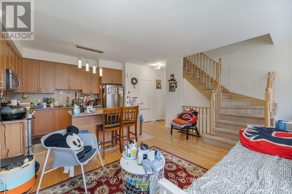 #95 165 HAMPSHIRE WAY - 22