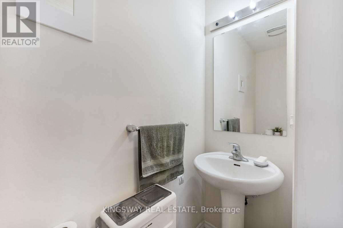 #95 165 HAMPSHIRE WAY - 24