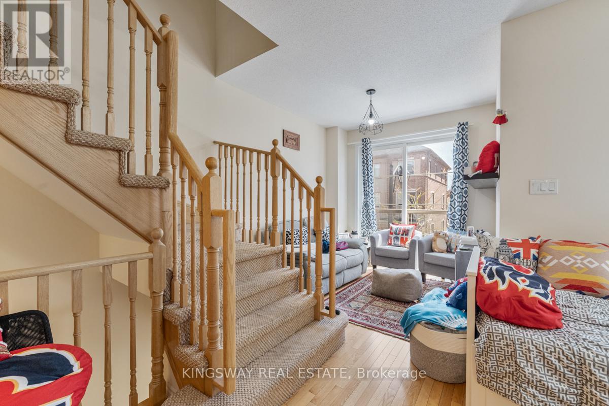 #95 165 HAMPSHIRE WAY - 29