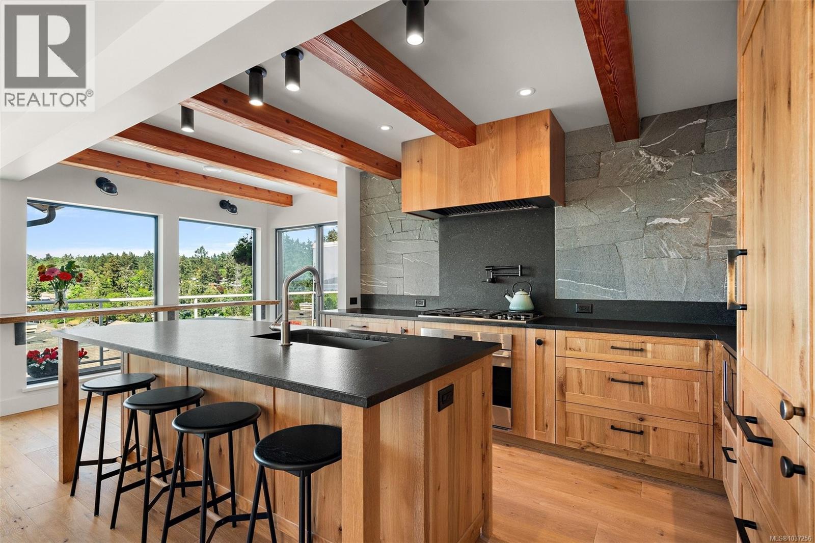 702 6880 Wallace Dr, Central Saanich