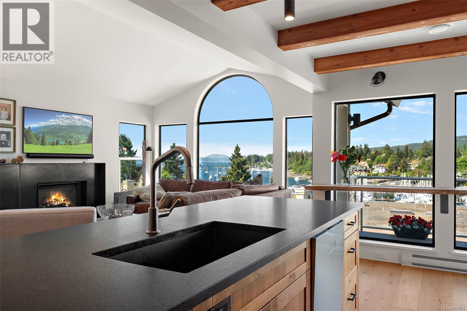 702 6880 Wallace Dr, Central Saanich