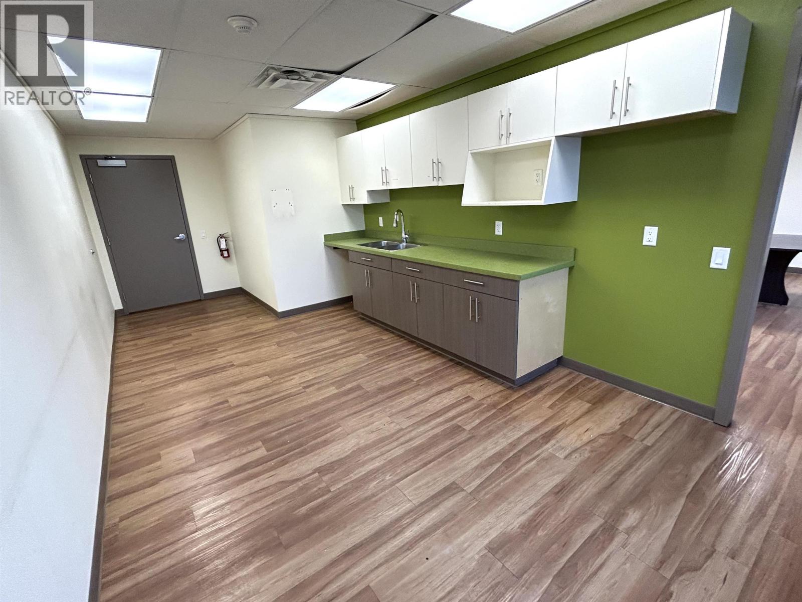 Photo 10 of 17 — 1515 2ND AVENUE · Prince George, BC