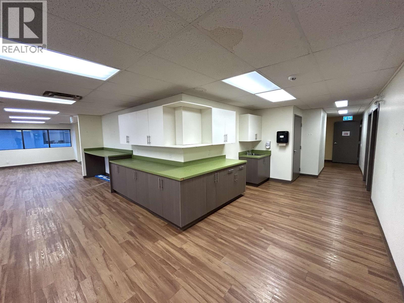 Photo 9 of 17 — 1515 2ND AVENUE · Prince George, BC
