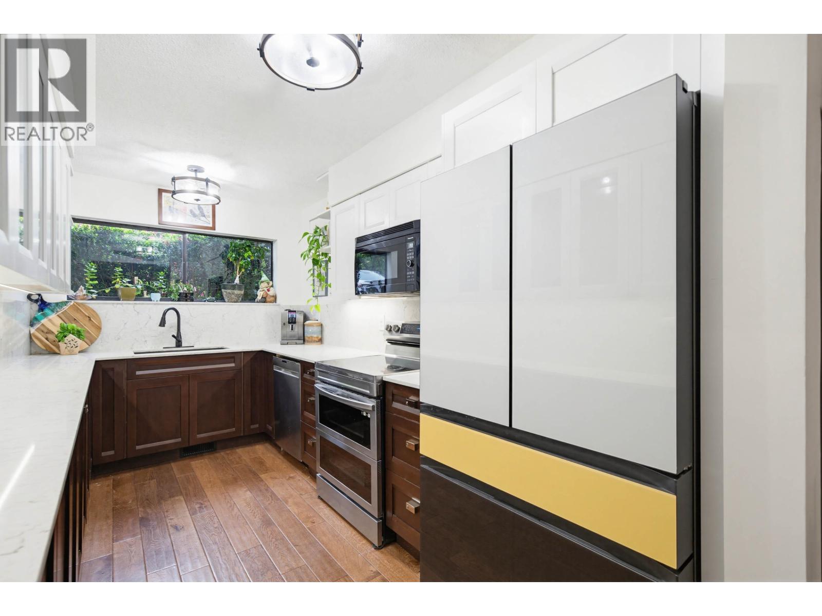 320 CORNELL WAY, Port Moody