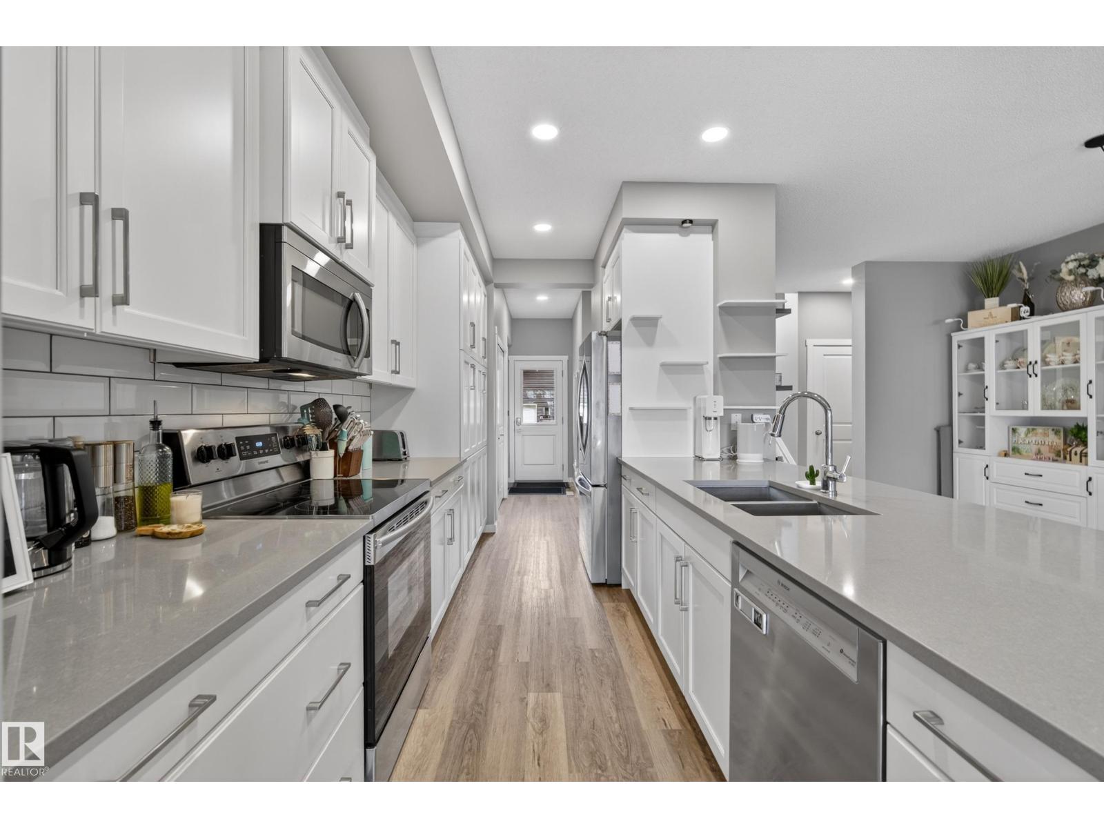 276 Rolston WD — photo 10
