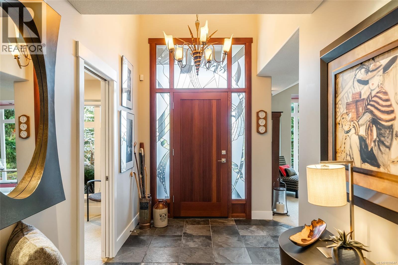3720 Dolphin Dr - 3