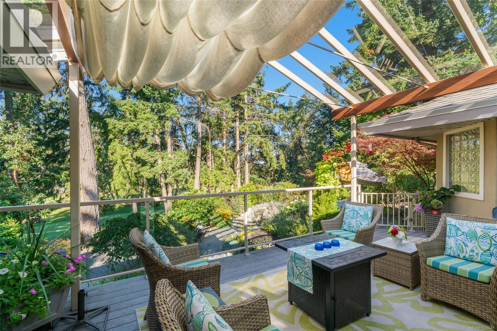 3720 Dolphin Dr - 11