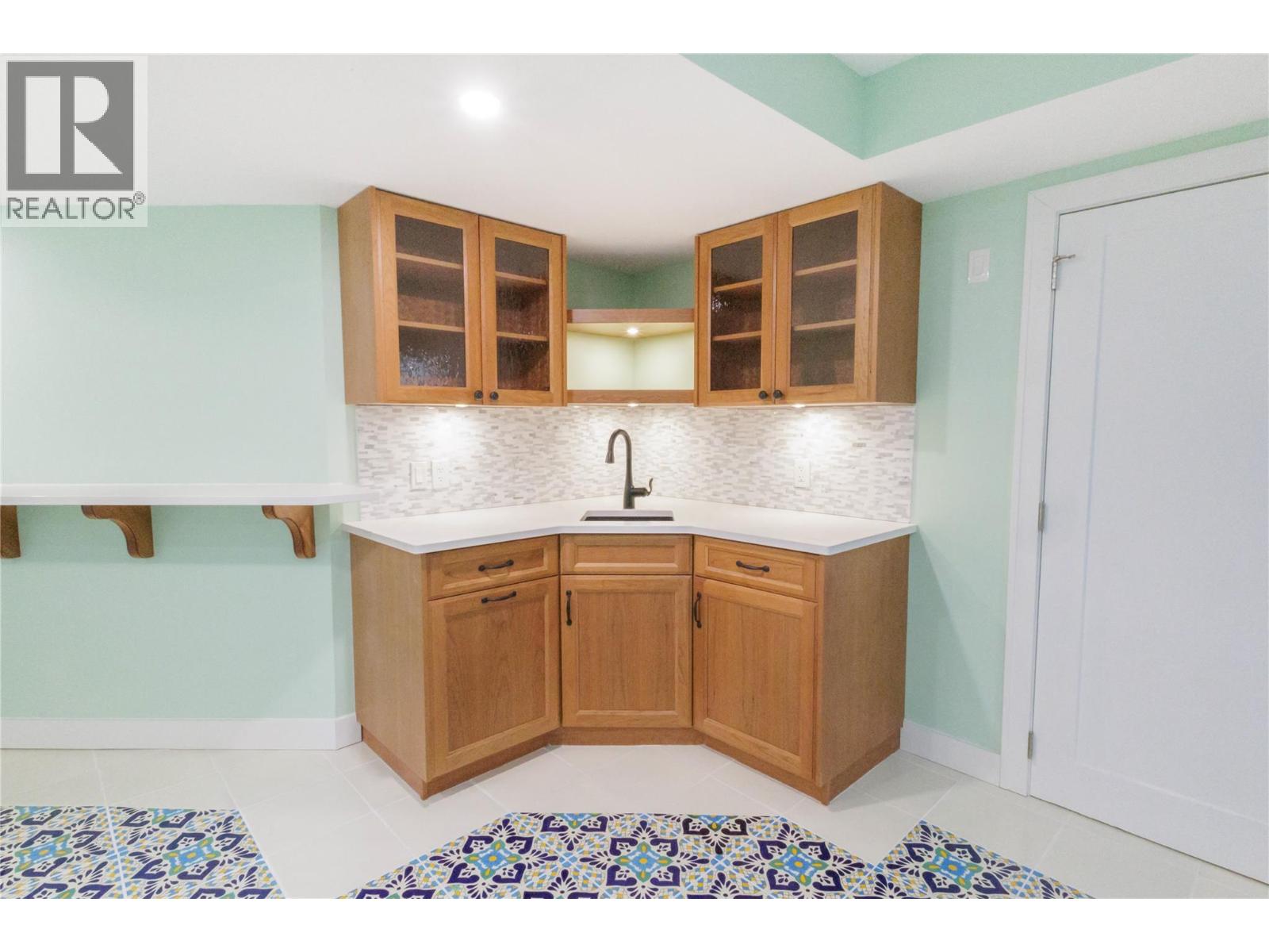#228 641 Shuswap Road - 29