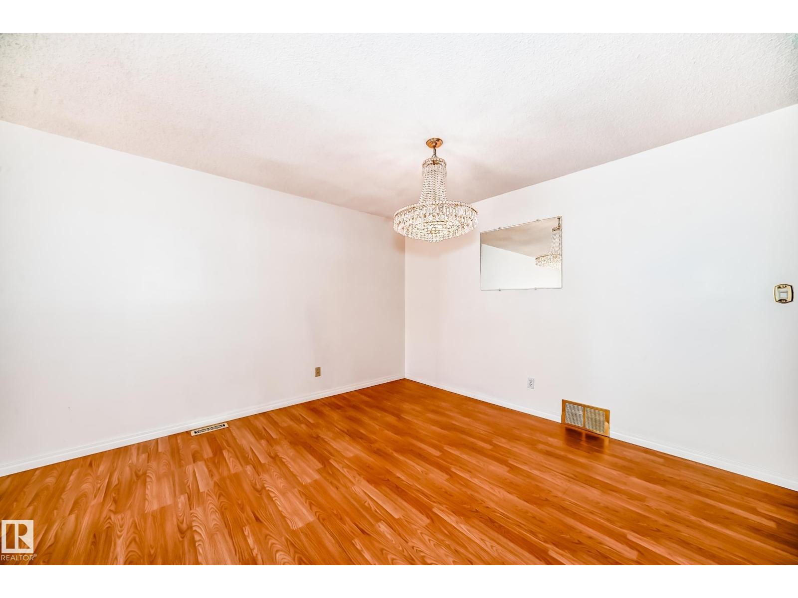5927 189 ST NW - 11