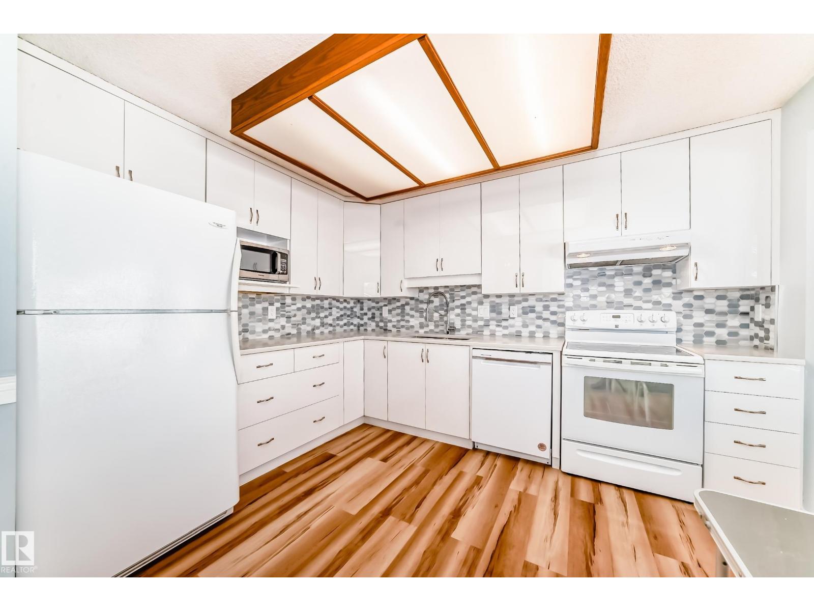 5927 189 ST NW - 6