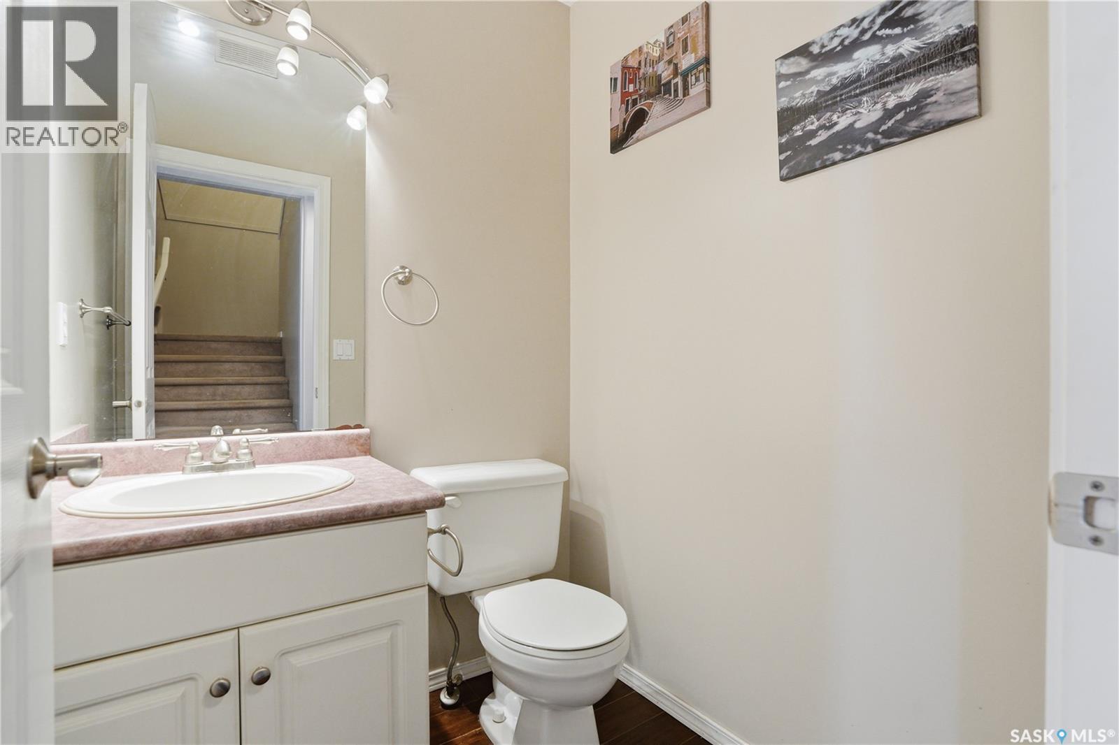 #18 410 Keevil CRESCENT - 4