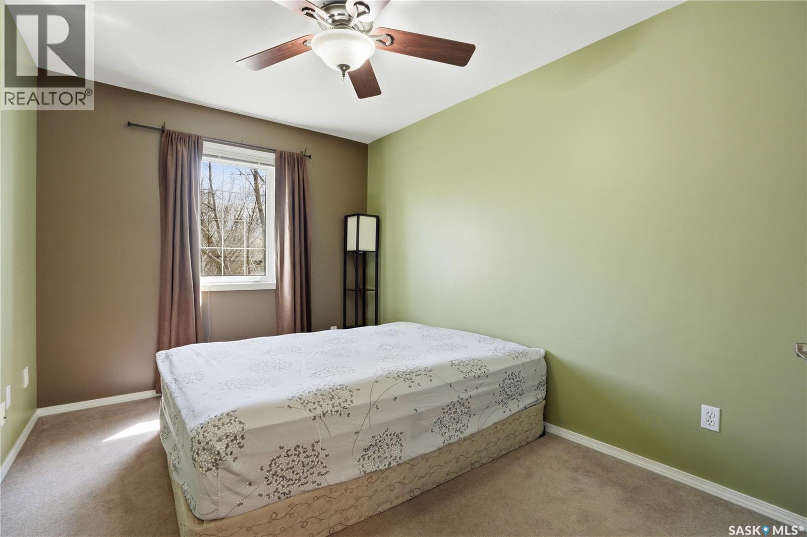 #18 410 Keevil CRESCENT - 24
