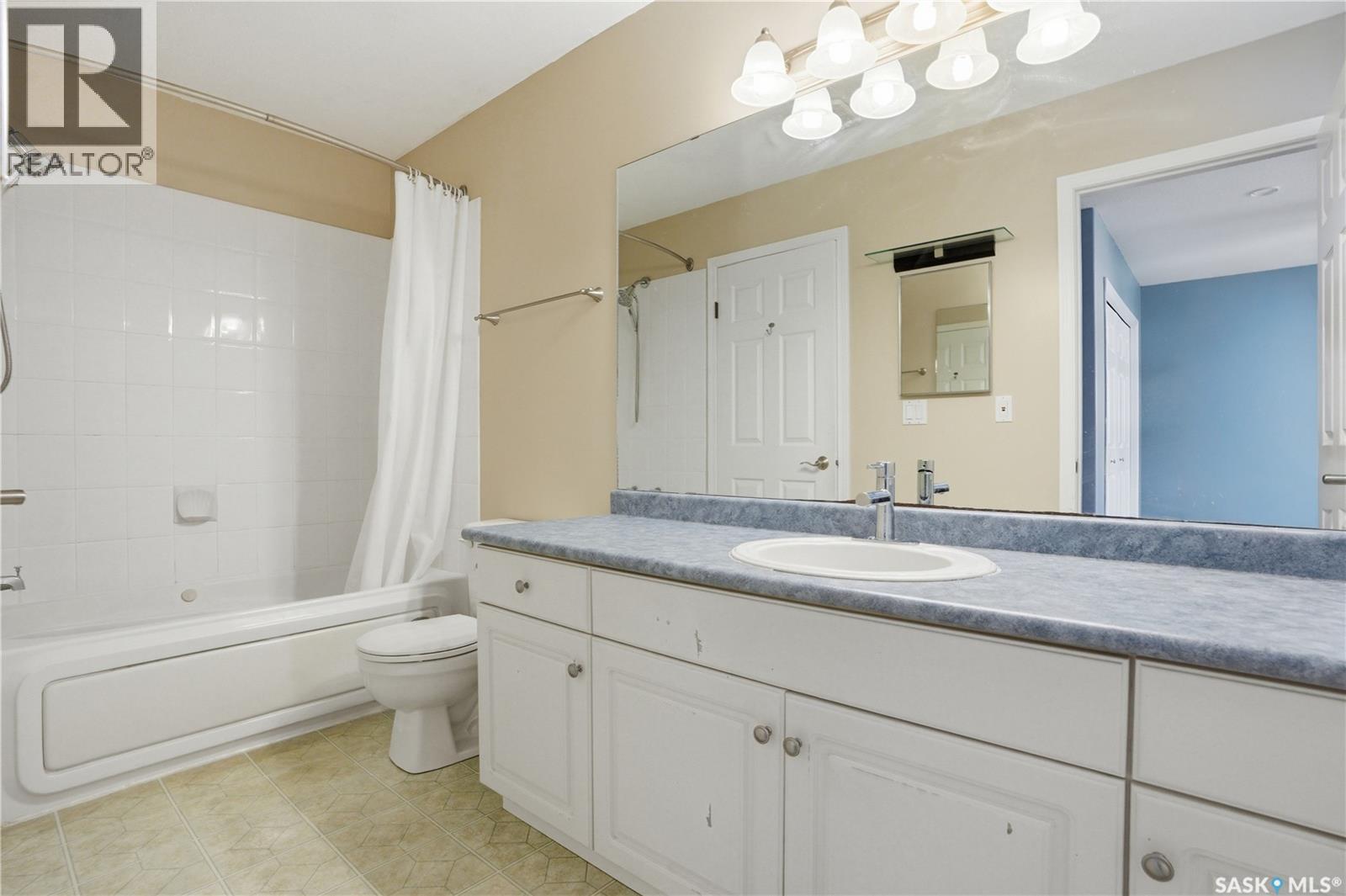 #18 410 Keevil CRESCENT - 21
