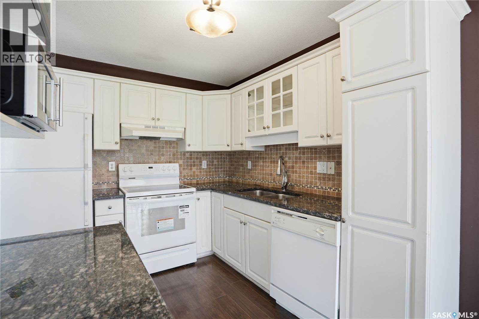 #18 410 Keevil CRESCENT - 16