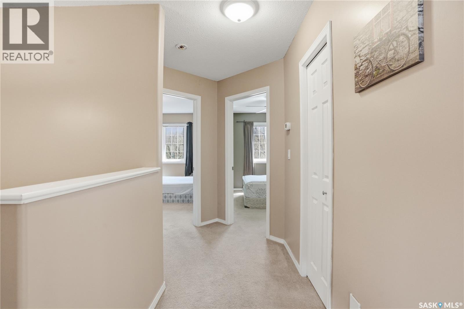 #18 410 Keevil CRESCENT - 18