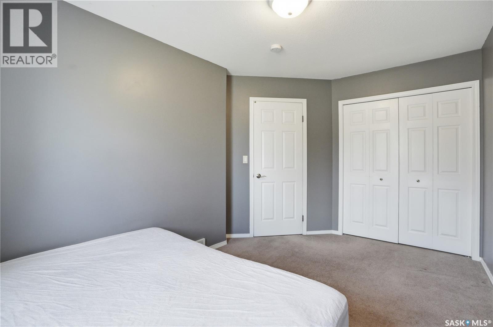 #18 410 Keevil CRESCENT - 27