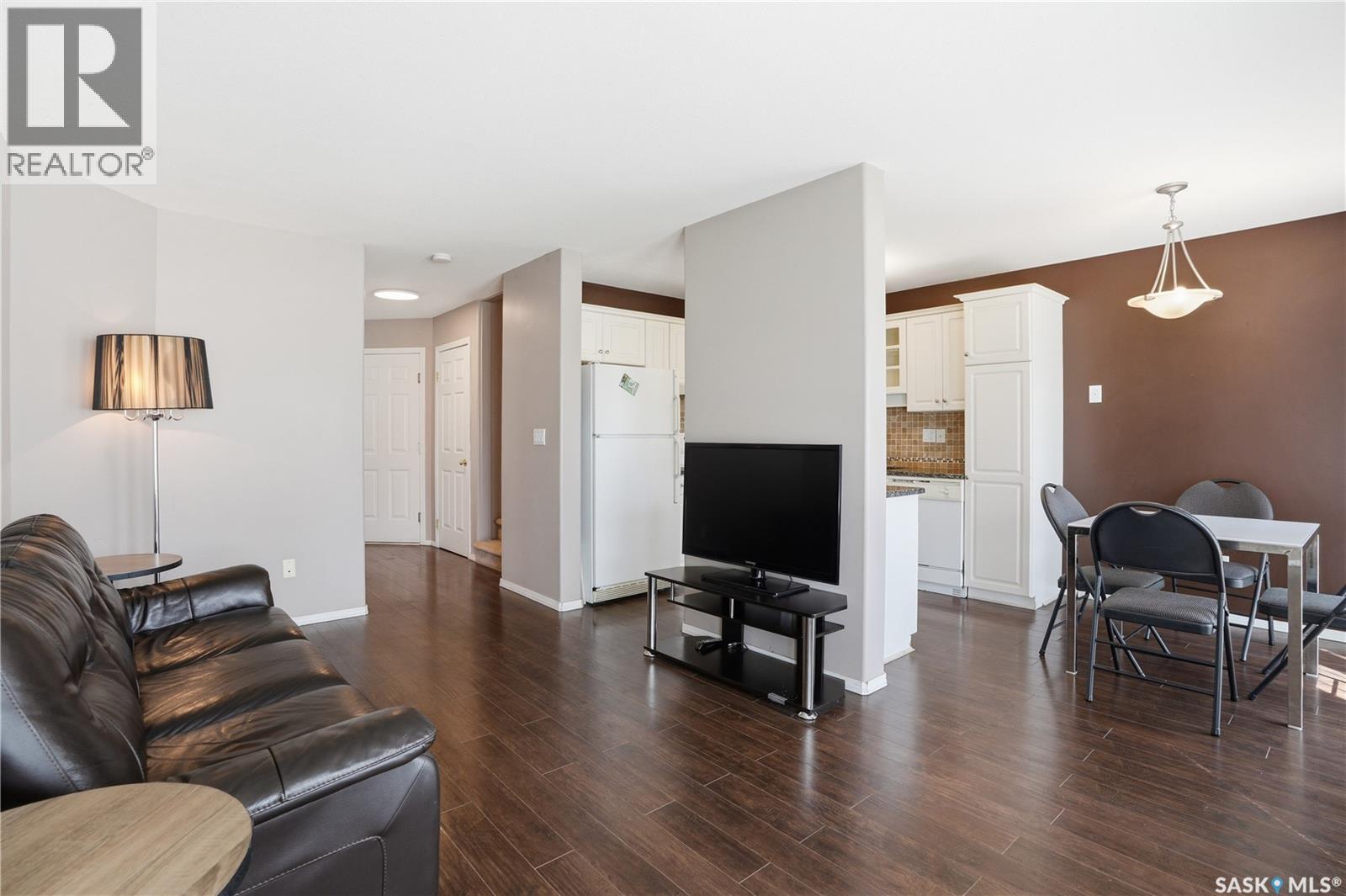 #18 410 Keevil CRESCENT - 9
