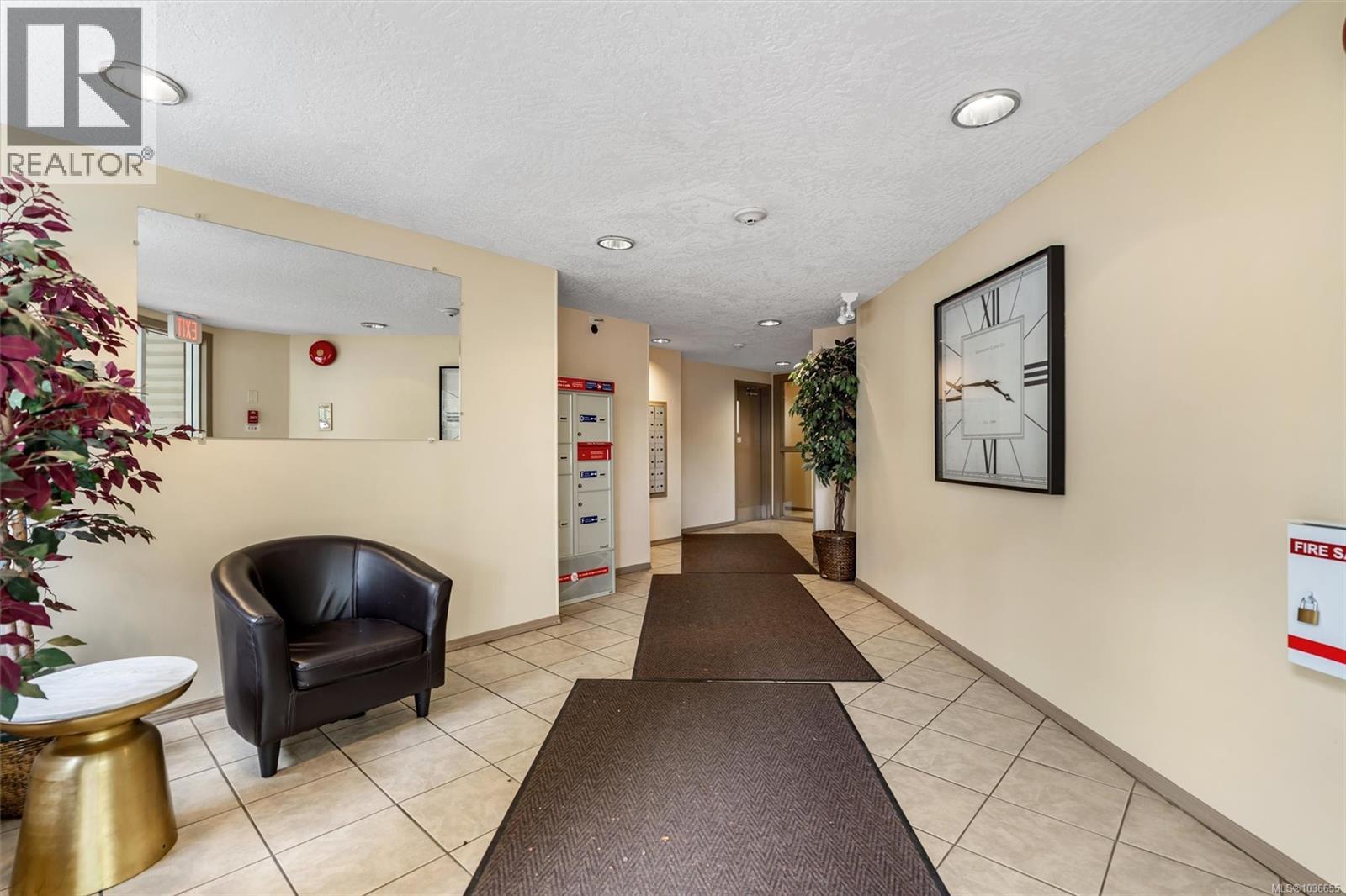#105 1055 Hillside Ave - 19