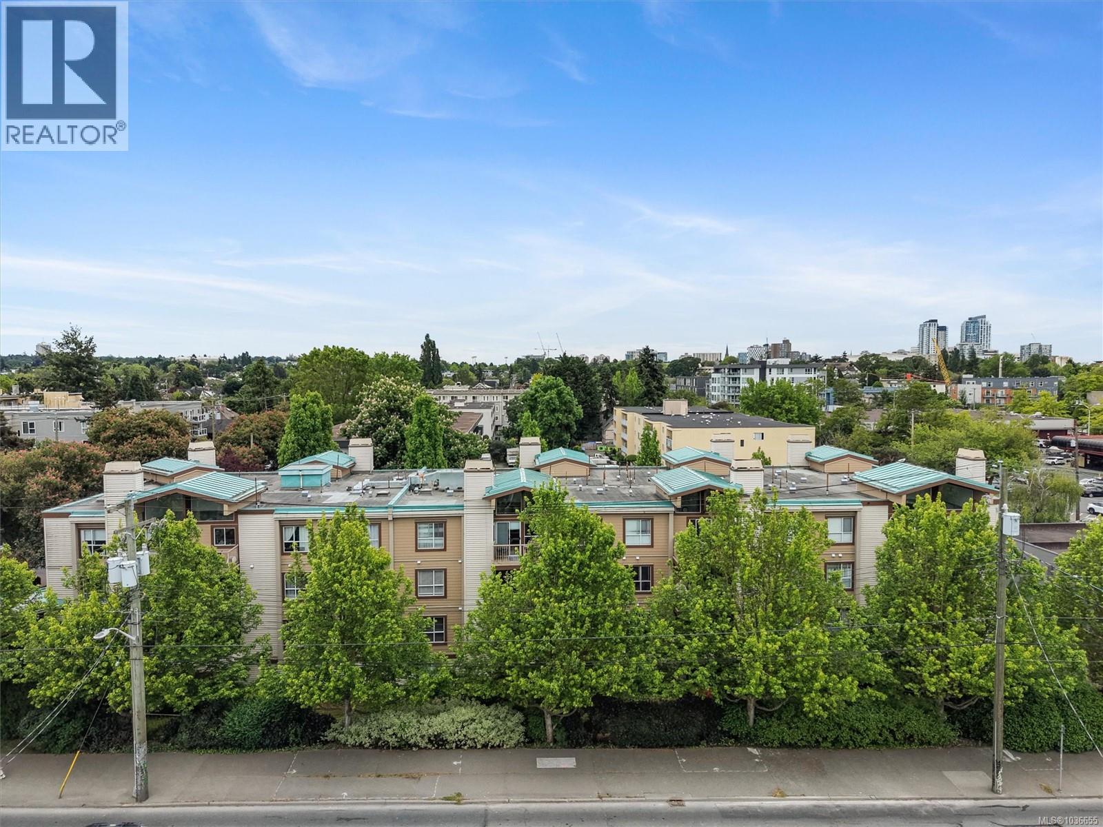 105 1055 Hillside Ave, Victoria