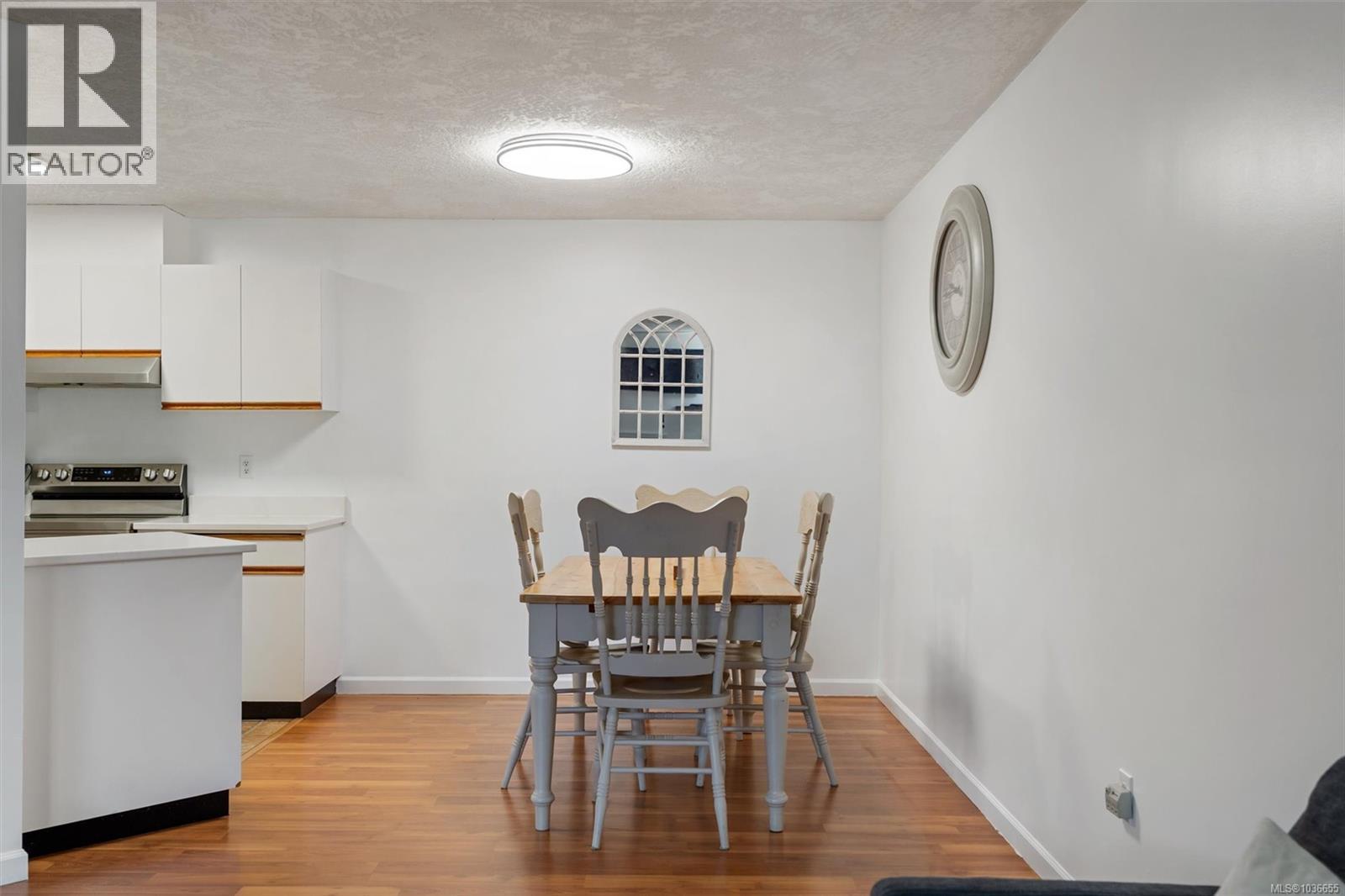 105 1055 Hillside Ave, Victoria