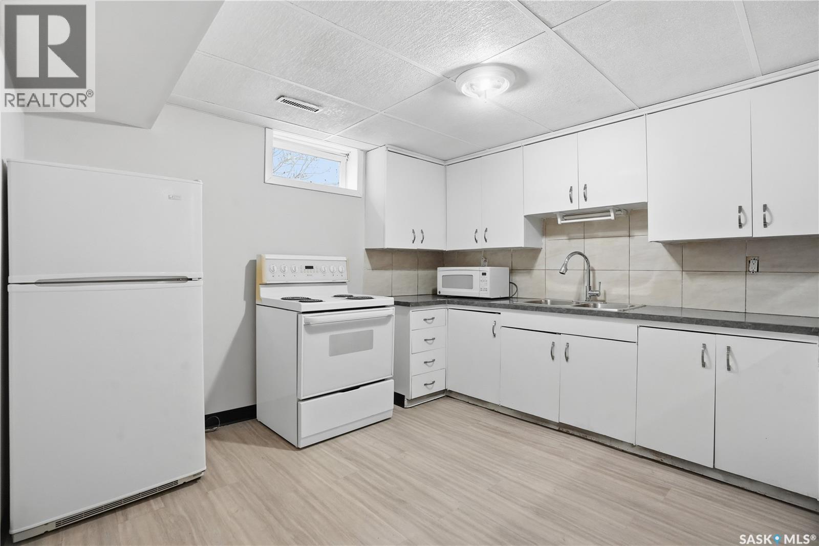 219 Nagel CRESCENT - 17