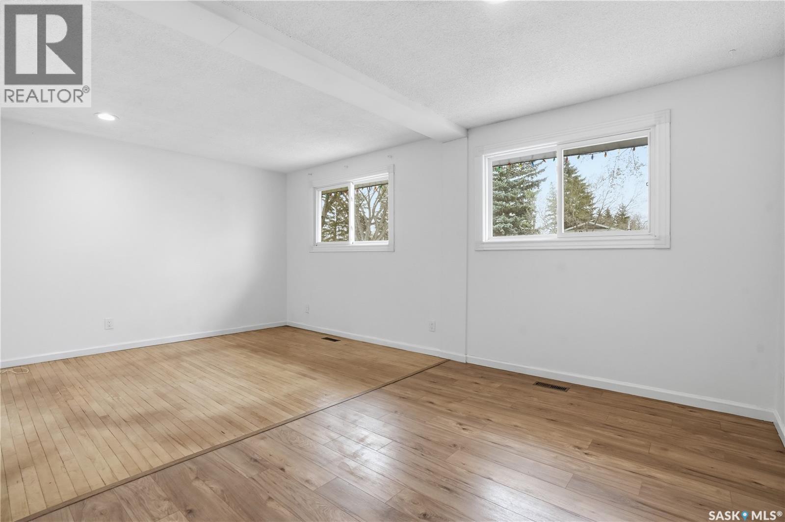 219 Nagel CRESCENT - 6